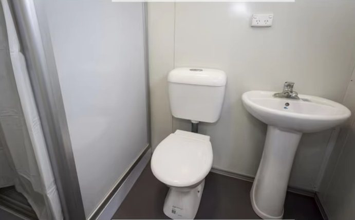 mobile home tiny house with bedroom and toilet