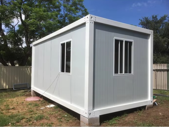 mobile home tiny house with bedroom and toilet