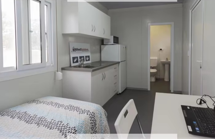 mobile home tiny house with bedroom and toilet