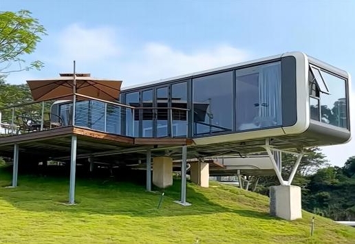 Cliff side mobile house