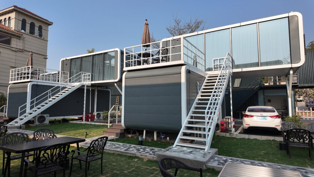 Apple Cabin Model AP5