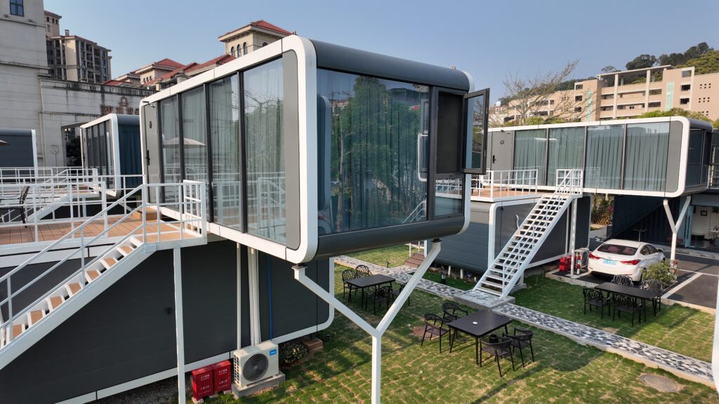 Apple Cabin Model AP5